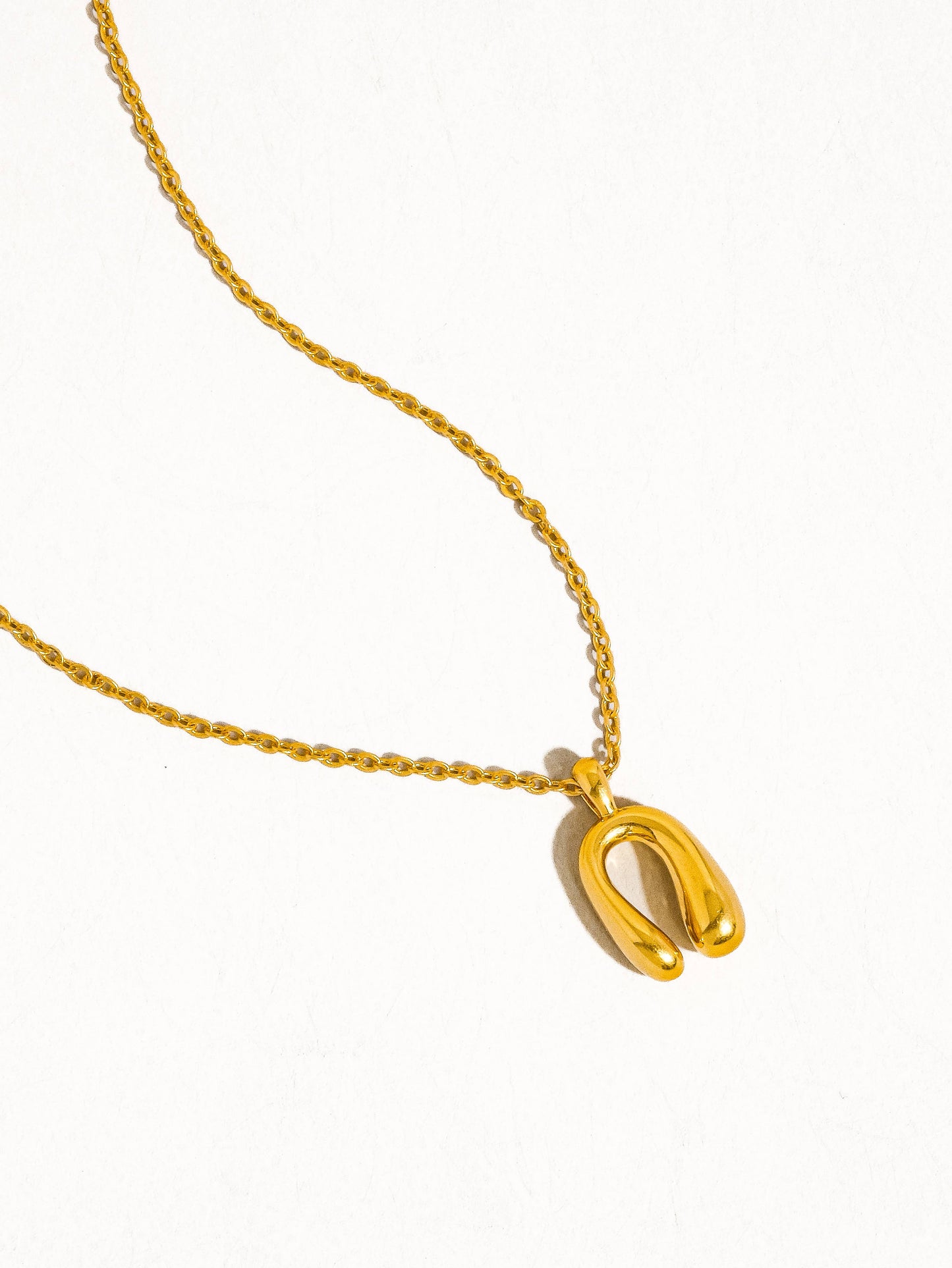 Samara 18K Gold Western Horseshoe Necklace: Yellow Gold