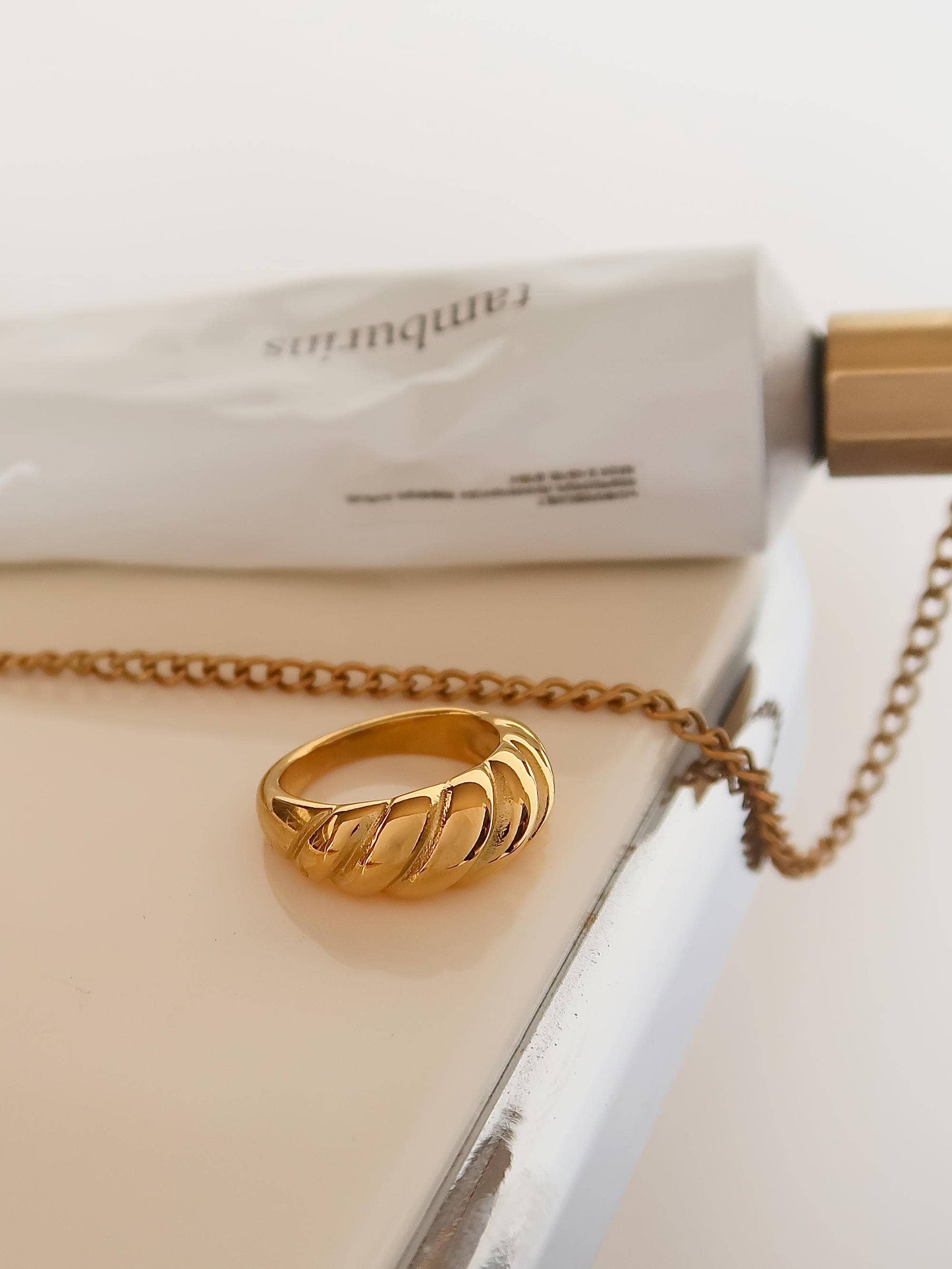 Wallace 18K Gold Non-Tarnish Croissant Ring: Yellow Gold / 7