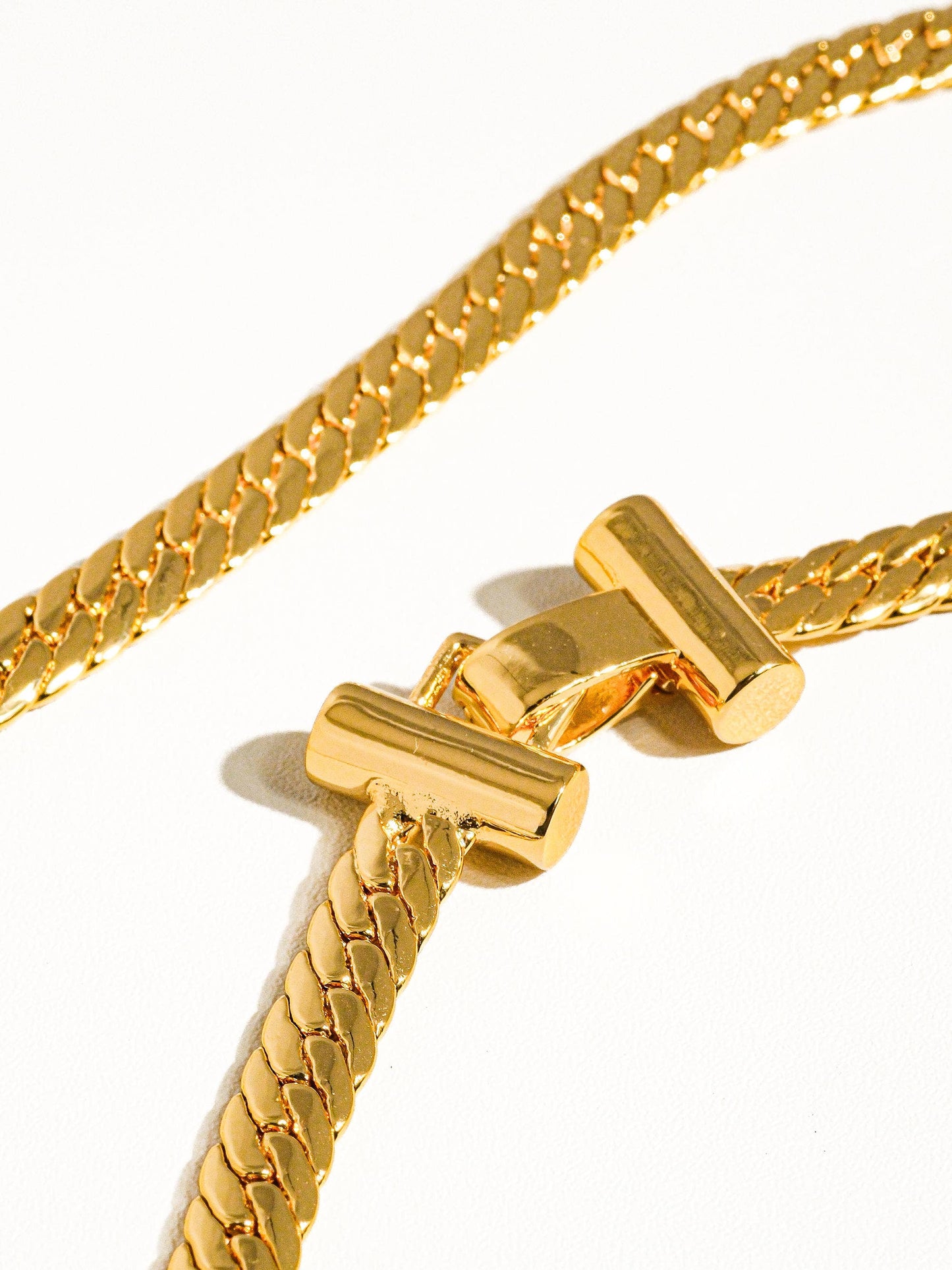 Savannah 18K Gold T Bold Chain Choker: Yellow Gold