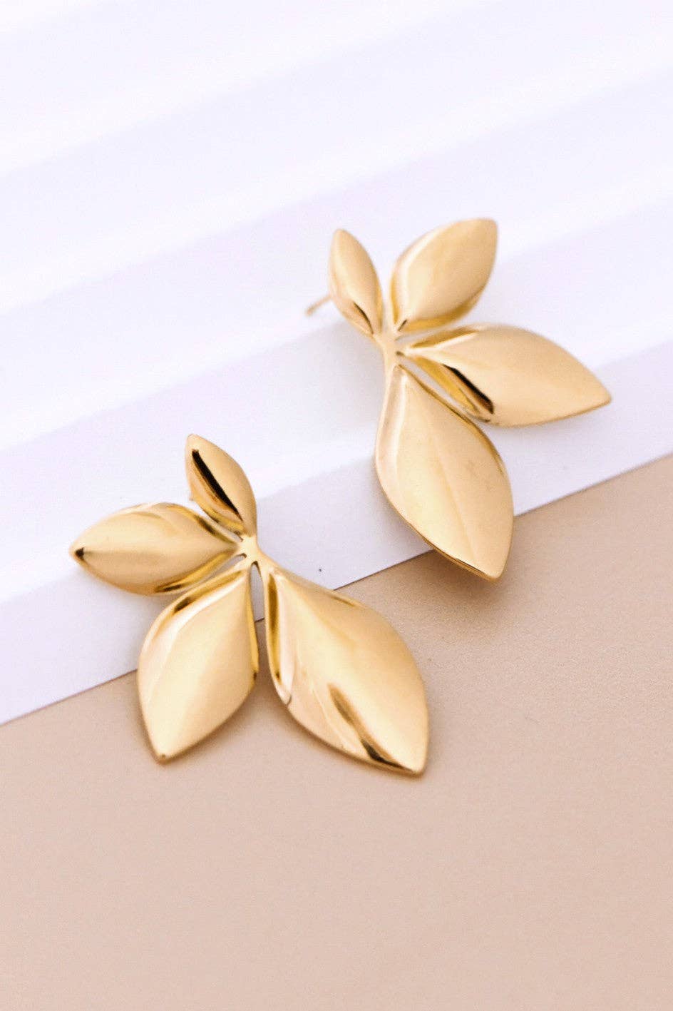 18K Gold Plated Waterproof Stainless Steel Stud Earrings - 7127: S0OX3T7127