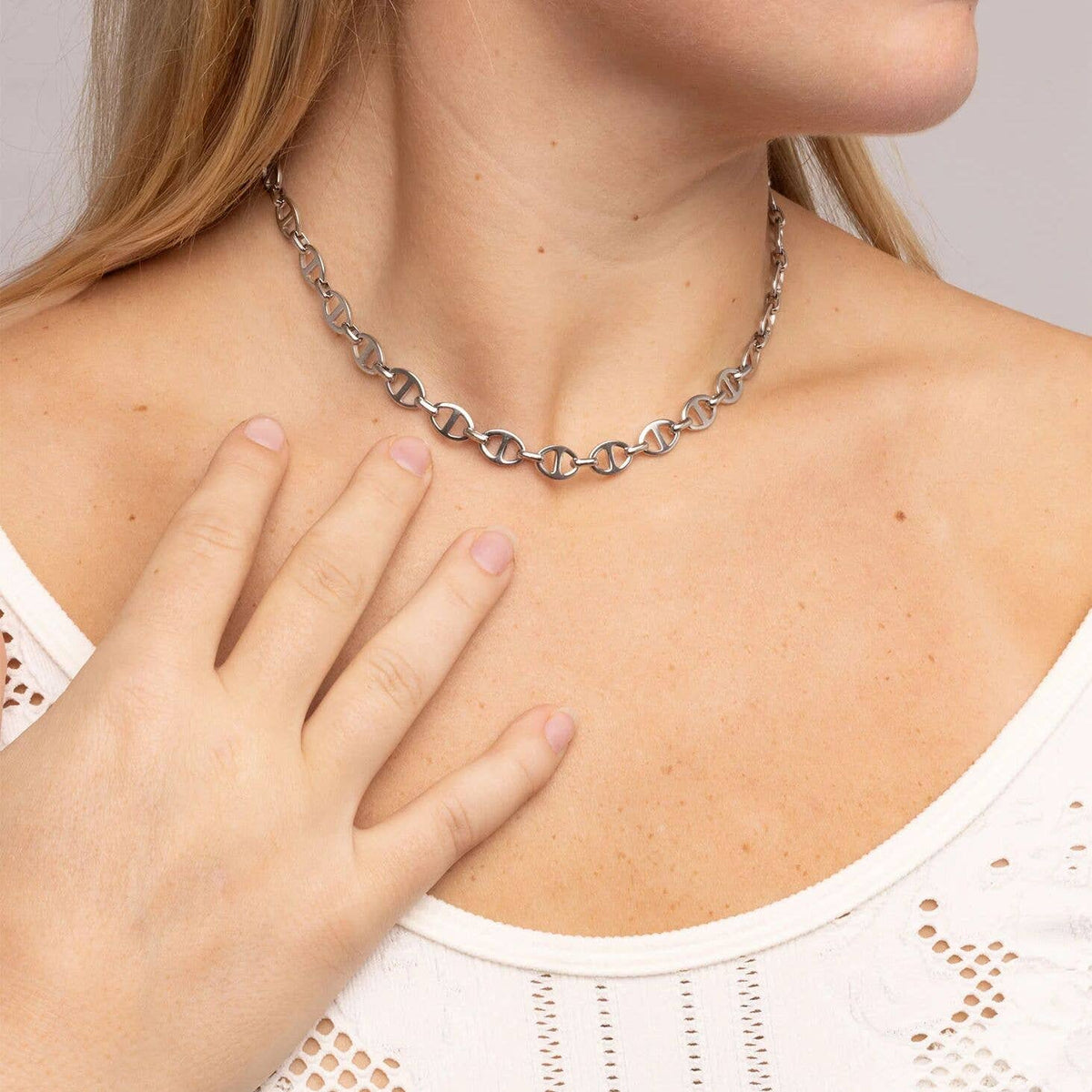 18K Gold PVD Thick Oval Chain Necklace: Gold
