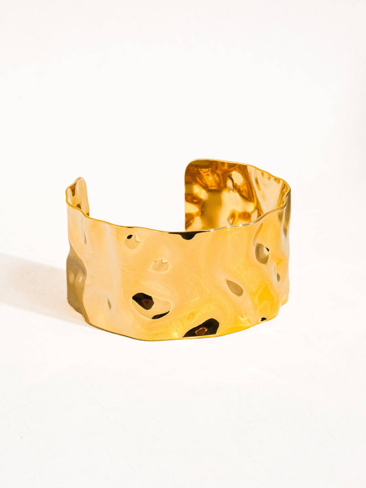 Baiser 18K Gold Non-Tarnish Glam Bold Bangle: Yellow Gold