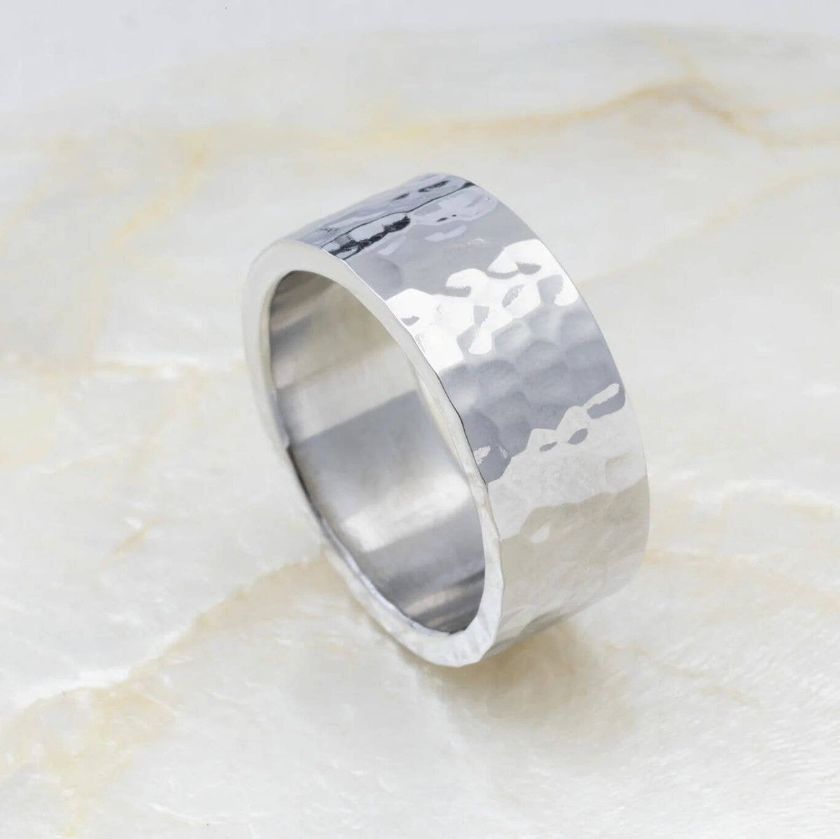 18K Gold PVD Hammered Statement Ring: Gold / 7