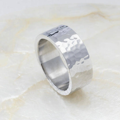 18K Gold PVD Hammered Statement Ring: Gold / 9