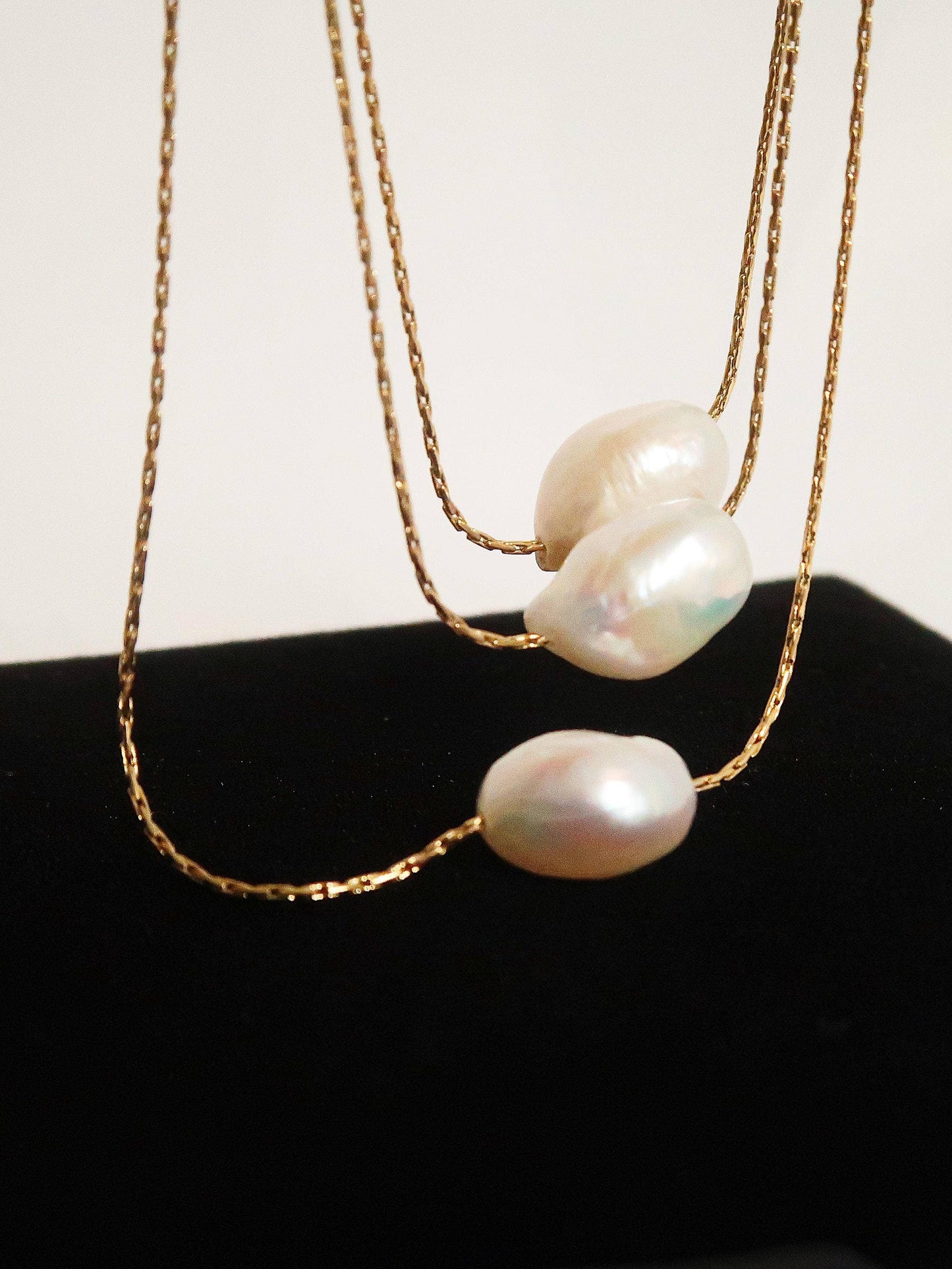 Kinney Non-Tarnish Natural Pearl Necklace: Yellow Gold