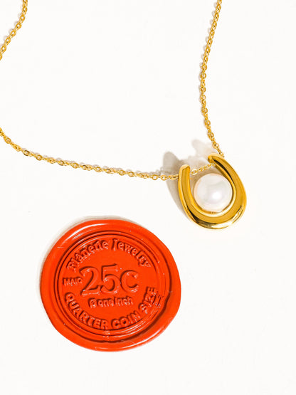 Barn 18K Gold Non-Tarnish Horseshoe Pearl Necklace: Yellow Gold