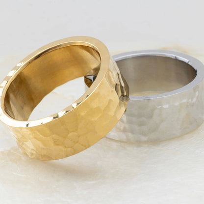 18K Gold PVD Hammered Statement Ring: Gold / 7