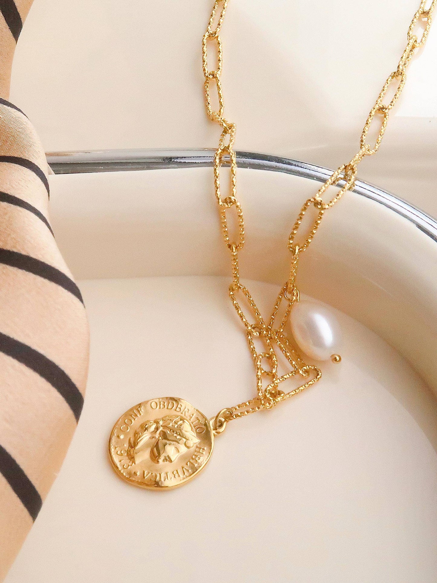 Isaline Gold 18K Gold Non-Tarnish Coin Chain Necklace: Yellow Gold