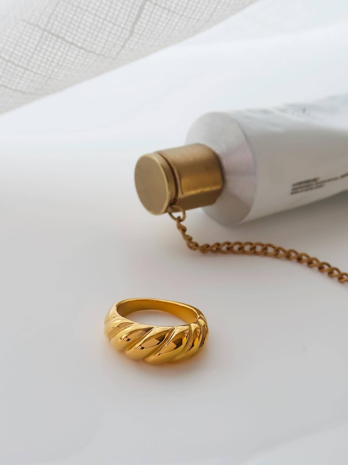 Wallace 18K Gold Non-Tarnish Croissant Ring: Yellow Gold / 7