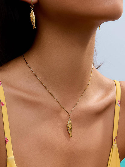 Coralie 18K Gold Non-Tarnish Fish Pendant Chain Necklace: Yellow Gold