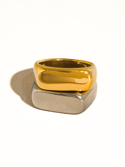 Glayce 18K Gold Non-Tarnish Classic Signet Ring: Yellow Gold