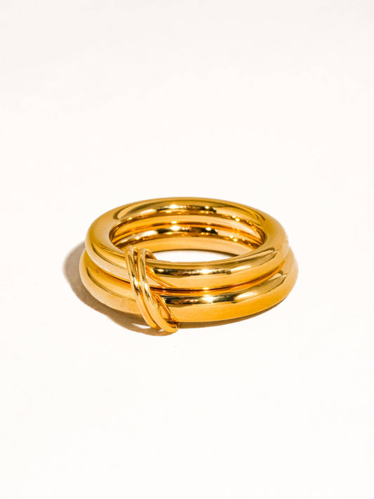 Gravité 18K Gold Non-Tarnish Double Stack Band Ring: Yellow Gold / 8