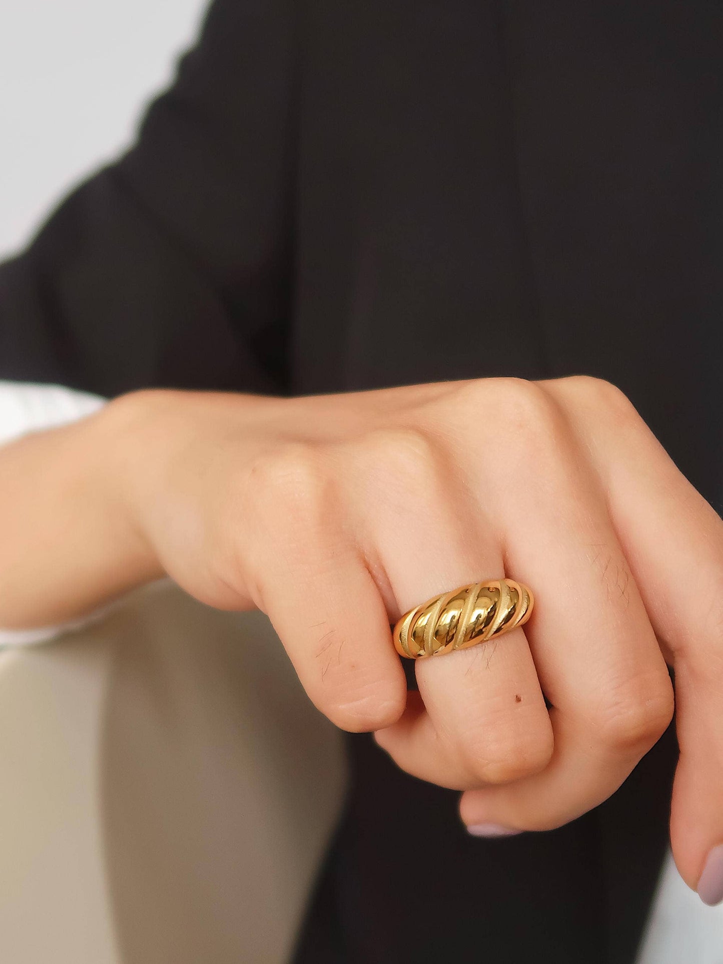 Wallace 18K Gold Non-Tarnish Croissant Ring: Yellow Gold / 7