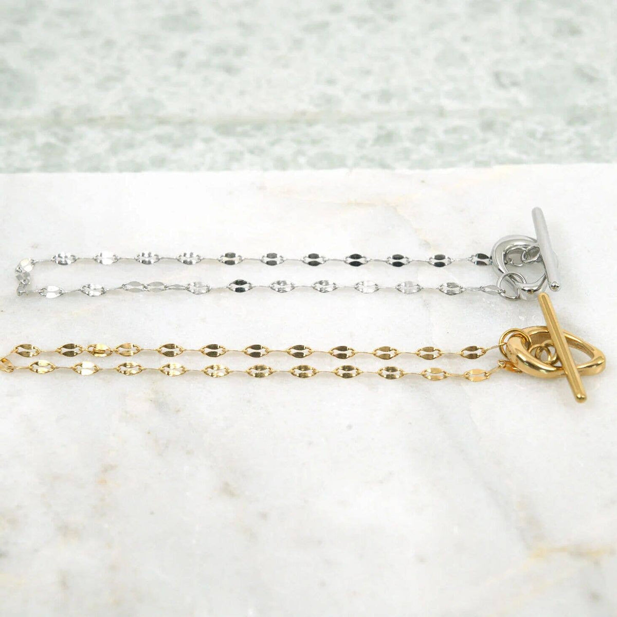 18K Gold PVD Abstract Carabiner Bracelet: Gold