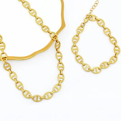 18K Gold PVD Thick Oval Chain Necklace: Gold