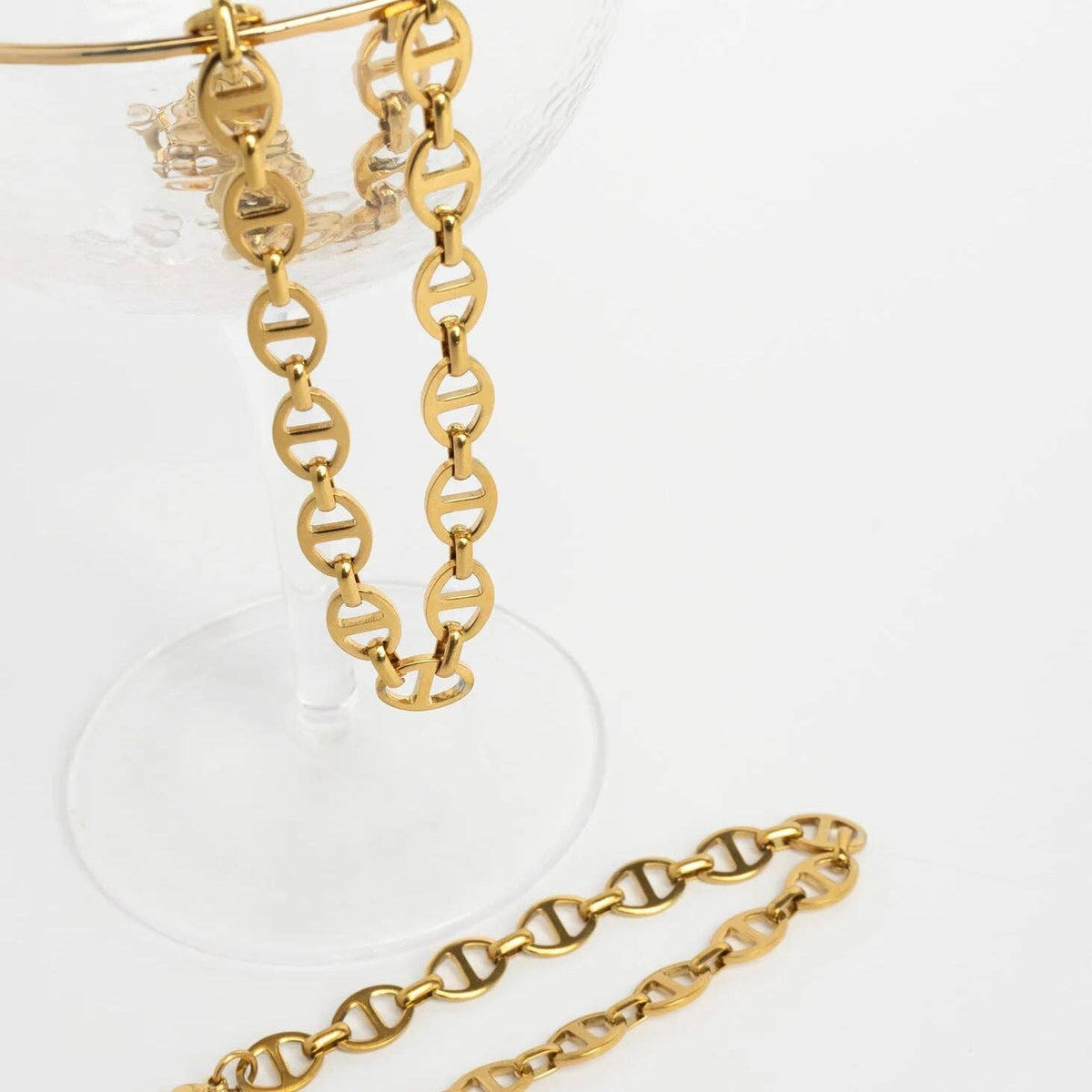 18K Gold PVD Thick Oval Chain Necklace: Gold