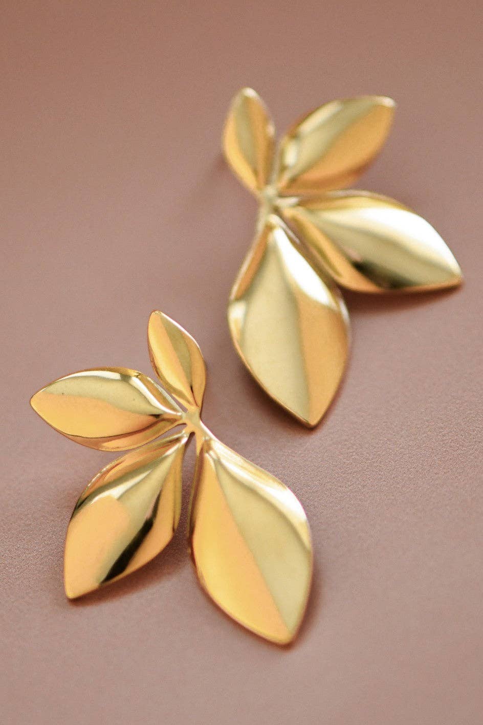 18K Gold Plated Waterproof Stainless Steel Stud Earrings - 7127: S0OX3T7127