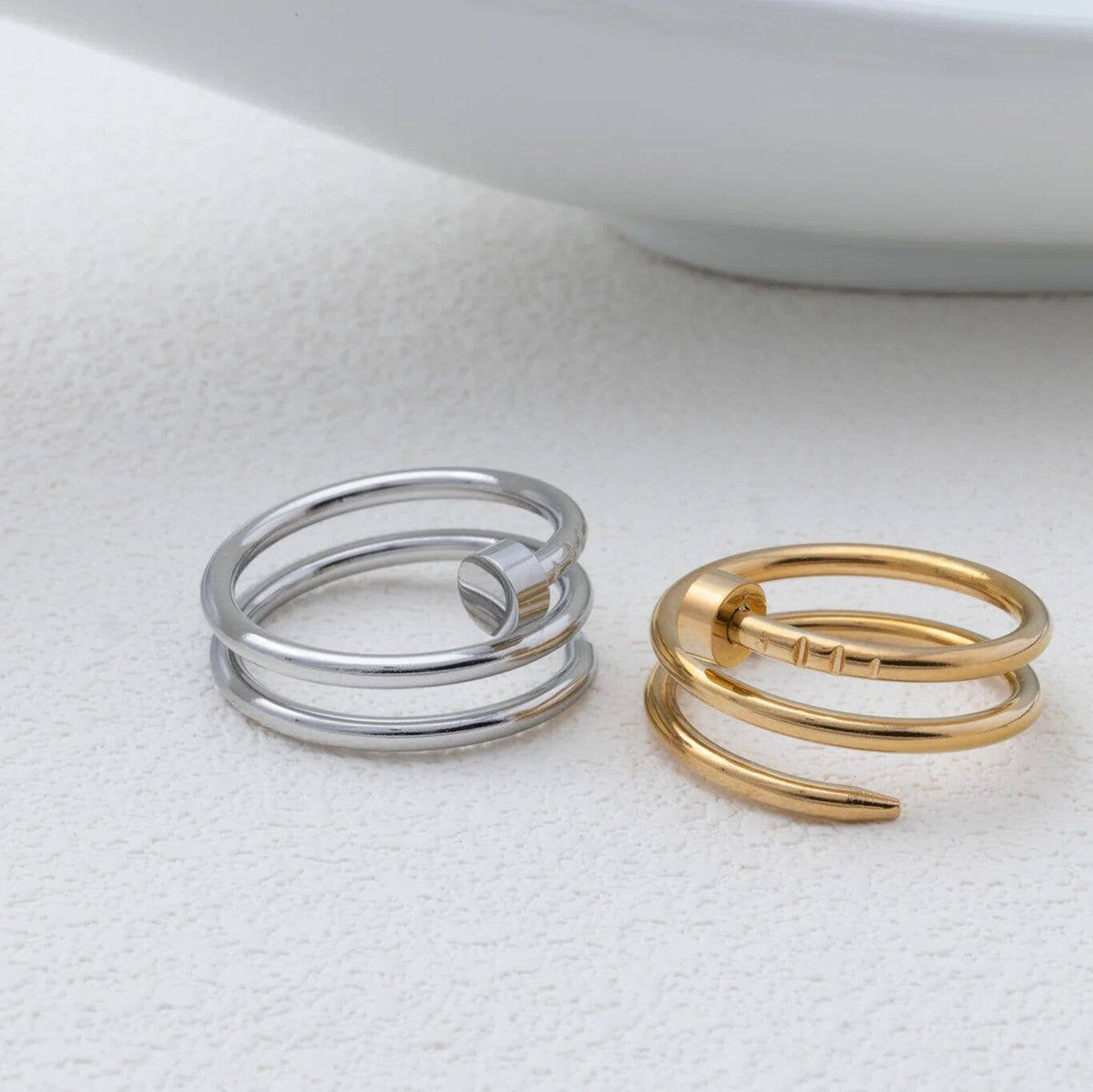 18K Gold PVD Twisted Nail Ring: Gold / 5