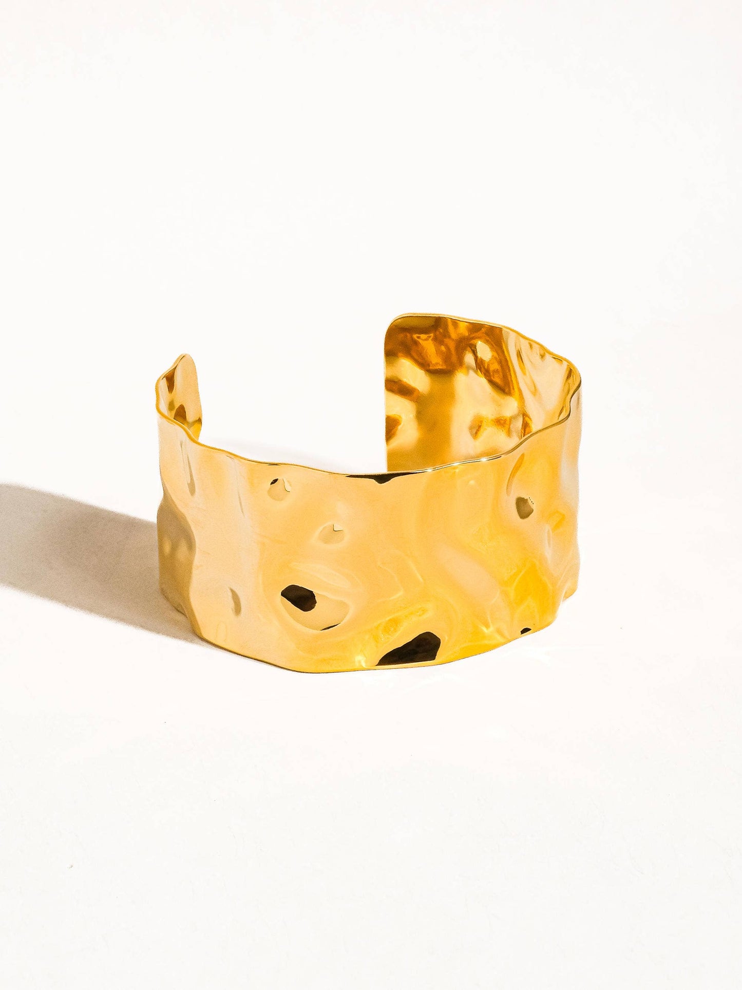 Baiser 18K Gold Non-Tarnish Glam Bold Bangle: Yellow Gold