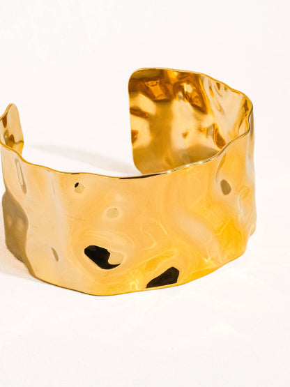 Baiser 18K Gold Non-Tarnish Glam Bold Bangle: Yellow Gold
