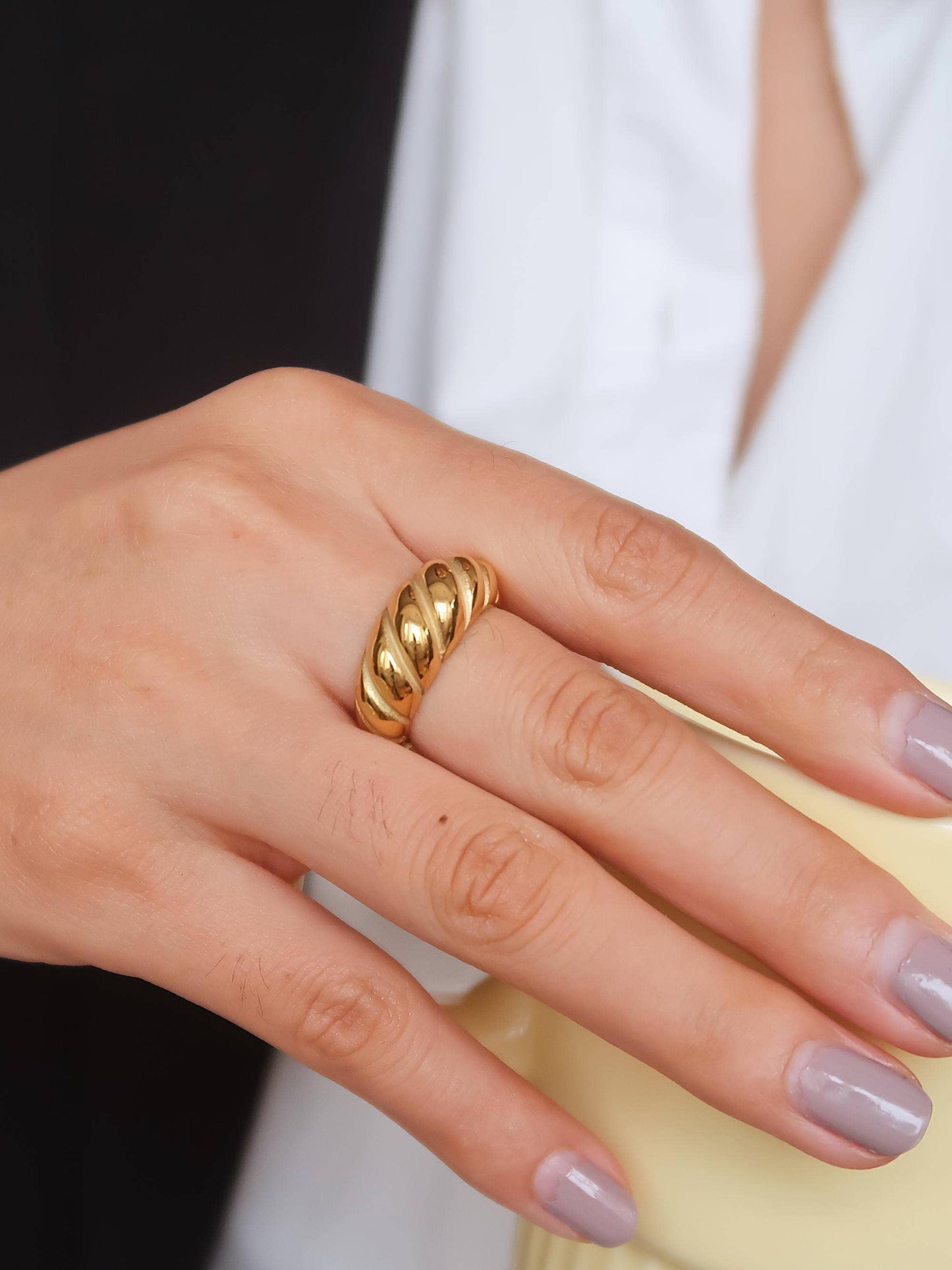 Wallace 18K Gold Non-Tarnish Croissant Ring: Yellow Gold / 7